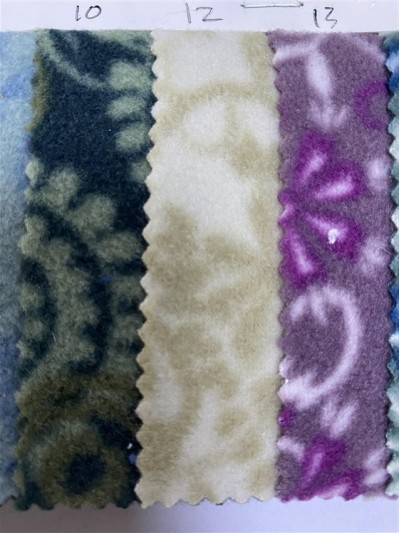 DG-LXF  搖粒印花  幅寬：60寸  克重：210-220g/m²  成份：100%Polyester   後面照